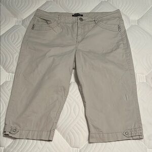 Women’s Tan Bermuda Shorts (8P)
